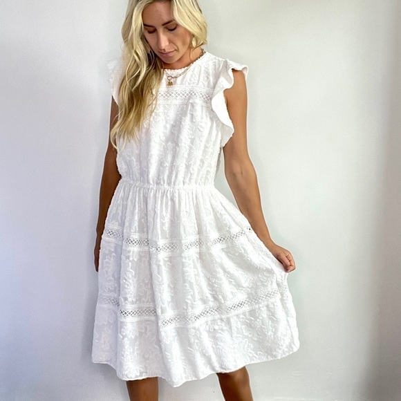 Gibson Latimer White Lace & Floral Dress - Picture 2 of 9